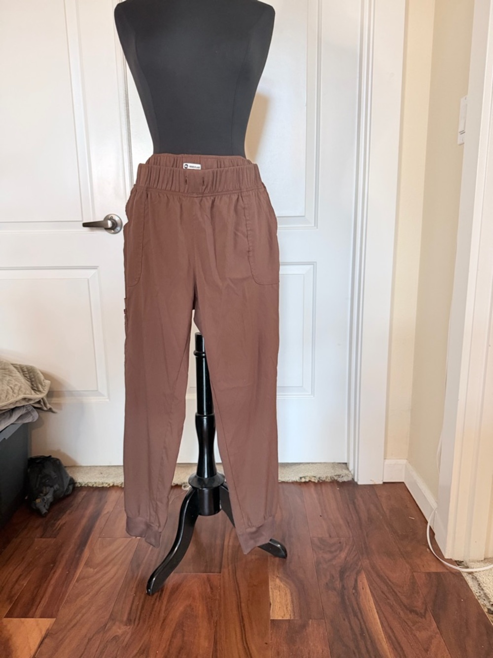 Women's Relaxed Drawstring Pants in Brown